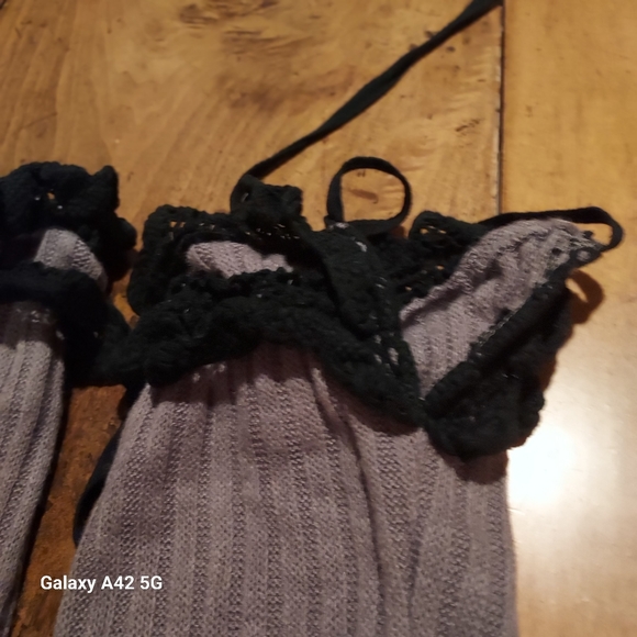 Áreve brand leg warmers - Picture 4 of 7
